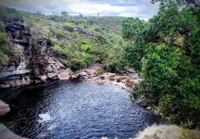 vista panorâmica do poço do diabo na chapada diamantina